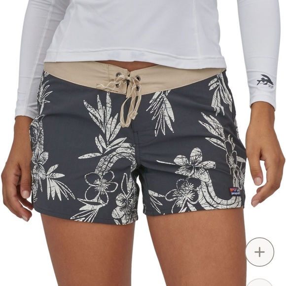 Patagonia Women Wayfarer Boardshorts 5 inch; BRAND NEW w tags on - size 2 - Picture 2 of 6